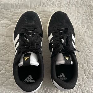 NWOT Adidas Black and White Campus Sneakers